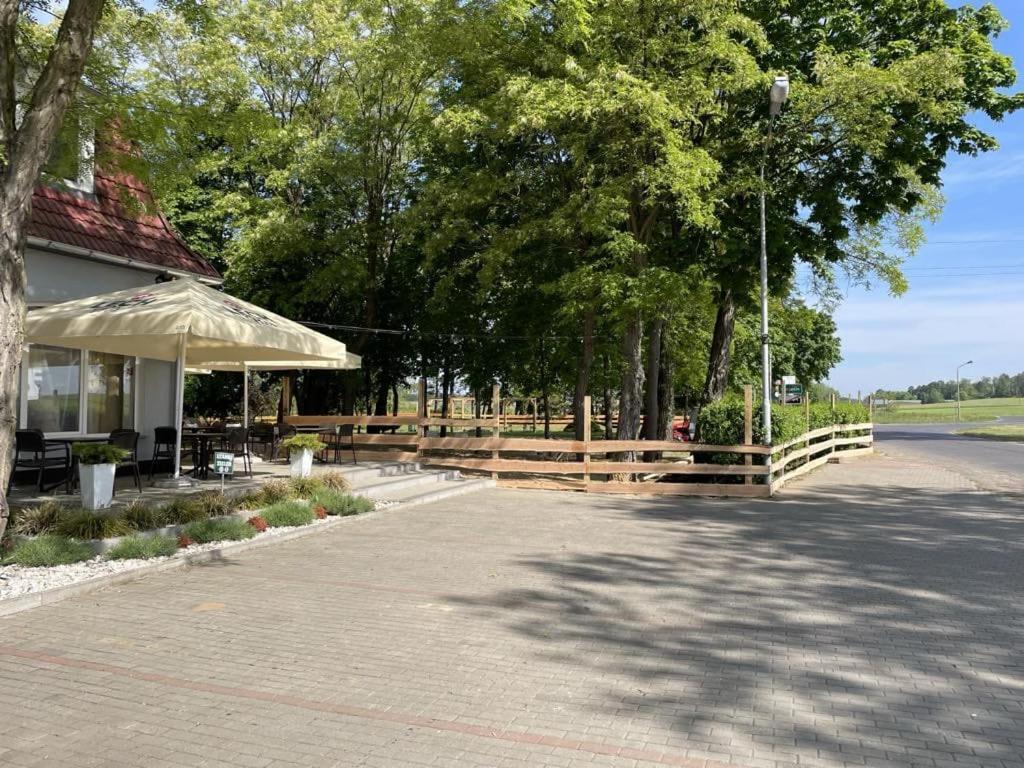 Hotel Gosciniec Myszecin Exterior foto